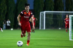 Đoàn Văn Hậu và Trọng Hoàng tập luyện trở lại, nuôi hy vọng tái xuất