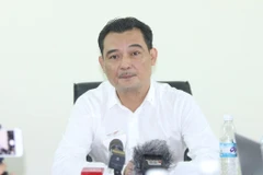 Ông Nguyễn Quốc Hội, Chủ tịch Công ty cổ phần thể thao T&T kiêm trưởng ban tổ chức sân trận Hà Nội FC với Nam Định gửi lời xin lỗi tới toàn thể cổ động viên. (Ảnh: Nguyên An)