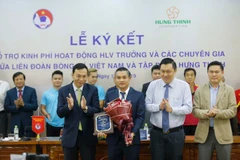 Liên đoàn bóng đá Việt Nam nhận được nhiều sự hỗ trợ của các doanh nghiệp trong việc trả lương cho huấn luyện viên Park Hang-seo. (Ảnh: Nguyên An)