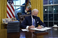 Ông Joe Biden trang trí lại phòng Bầu dục, khác biệt so với ông Trump