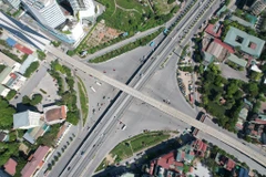 [Photo] Hà Nội nhìn từ trên cao vắng vẻ lạ thường trong ngày nắng nóng
