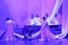 Một cảnh trong vở diễn "Trương Chi-Mị Nương" của Nhà hát Kịch Hà Nội được biểu diễn trong tối khai mạc liên hoan. (Ảnh: Thanh Tùng/TTXVN)