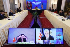 Thứ trưởng Ngoại giao Hoa Kỳ Stephen Biegun (màn hình phải) phát biểu tại Hội nghị Bộ trưởng Quan hệ đối tác Mekong-Hoa Kỳ lần thứ nhất. (Ảnh: Lâm Khánh/TTXVN)