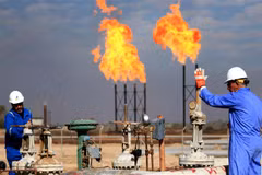 Một cơ sở lọc dầu ở thành phố Basra, Iraq. (Ảnh: AFP/TTXVN)