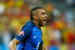 Dimitri Payet ăn mừng bàn thắng để đời. (Nguồn: Getty)