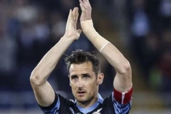 Klose xúc động trong ngày chia tay. (Nguồn: Dfb.de)