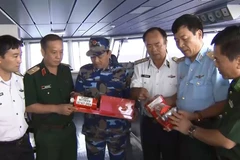 Các cơ quan chuyên môn đang phối hợp giải mã hộp đen và xác minh danh tính các nạn nhân. (Ảnh: Hồng Pha/TTXVN) 