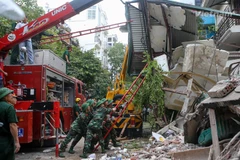 Hiện trường vụ nhà sập ở số 43 Cửa Bắc, Hà Nội. (Ảnh: Minh Sơn/Vietnam+)