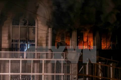 Đại sứ quán Saudi Arabia ở Tehran, Iran, bị phóng hỏa trong cuộc biểu tình ngày 2/1/2016. (Nguồn: AFP/TTXVN)
