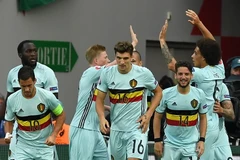 Các cầu thủ đội tuyển Bỉ ăn mừng chiến thắng trước Hungary. (Nguồn: EPA/TTXVN)