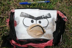 Một chiếc được cho là của hành khách trên chuyến bay MH370. (Nguồn: BBC)