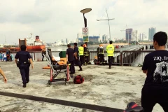 Cảnh sát có mặt tại hiện trường vụ việc. (Nguồn: Azmi Suarez)