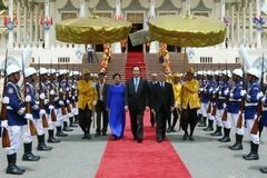 Quốc vương Campuchia Norodom Sihamoni chủ trì Lễ đón Chủ tịch nước Trần Đại Quang và Phu nhân. (Ảnh: Nhan Sáng/TTXVN)