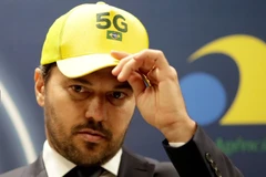 Bộ trưởng Truyền thông Brazil Fabio Faria tại buổi họp báo sau lễ khai mạc cuộc đấu thầu 5G ở Brasilia (Brazil), ngày 4/11/2021. (Nguồn: reuters.com)