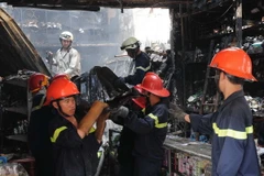 Bắc Giang: Cháy cơ sở bóc gỗ gây thiệt hại trên 1 tỷ đồng