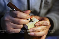 [Photo] Nghề khắc con dấu truyền thống ở phố cổ Hà thành