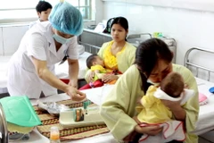 [Photo] Bệnh mùa hè đang có dấu hiệu diễn biến phức tạp