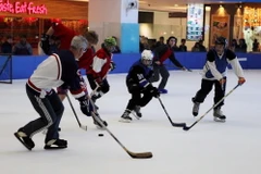 Bộ ảnh giao hữu khúc côn cầu trên băng Việt Nam-Canada