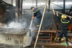 Hải Phòng: Cháy lớn thiêu rụi hoàn toàn xưởng sản xuất nến