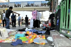 Cảnh sát, quân đội lập chốt tuần tra quanh khu vực biểu tình