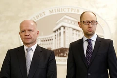 Anh cáo buộc Nga ngầm phá hoại bầu cử tổng thống Ukraine