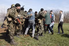 Nga kêu gọi Mỹ không ủng hộ Ukraine dùng vũ lực với dân