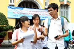 [Photo] Kết thúc môn thi cuối Kỳ thi tuyển sinh đại học đợt 1