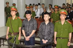 [Photo] Xử sơ thẩm vụ vứt xác tại thẩm mỹ viện Cát Tường