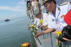 Tưởng niệm quân và dân hy sinh trong chiến thắng trận đầu Hải quân