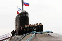 Chùm ảnh tàu ngầm Hà Nội từ nhà máy đến Cam Ranh