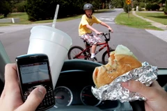 Denso phát triển thiết bị cảnh báo lái xe khi ngủ gật