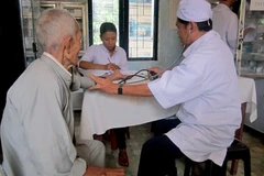 Bác sỹ của bệnh nhân nghèo tại xã vùng sâu Bạc Liêu