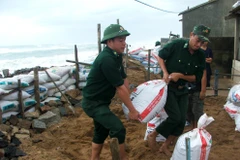 Bão số 4 sẽ đi vào đất liền Nam Trung Bộ trong 12 giờ tới