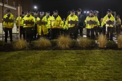 Mỹ áp lệnh hạn chế bay tại Ferguson do biểu tình bạo lực