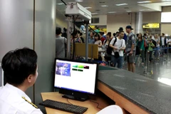 Tăng phối hợp giám sát khách nhập cảnh từ vùng dịch Ebola
