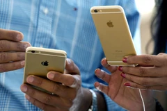 Đồng ruble biến động lớn khiến Apple dừng bán iPhone 6 ở Nga