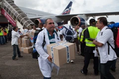 Báo Mỹ ca ngợi Cuba trong cuộc chiến ngăn dịch bệnh Ebola