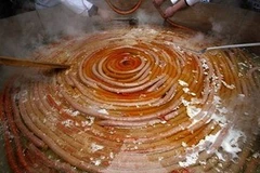 Croatia sản xuất chiếc xúc xích dài 530 mét