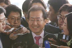 Hàn Quốc thẩm vấn nhân vật đầu tiên trong "danh sách đen hối lộ"