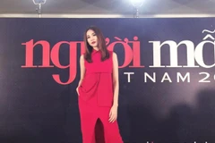 Hay rực rỡ trong "cây" đỏ. Thật khó để công chúng rời mắt khỏi Thanh Hằng ngay cả khi cô diện đồ mang phong cách tối giản.