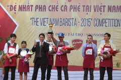 Thái Thanh Tùng đoạt danh hiệu Đệ nhất pha chế càphê 2015