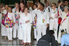 Các nhà hoạt động nữ đi bộ vì hòa bình qua giới tuyến liên Triều