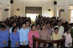 Hơn 100 năm tù cho 5 bị cáo mua bán người dân tộc thiểu số