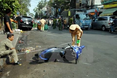 Hà Tĩnh: Ôtô va chạm xe máy, hai vợ chồng thương vong