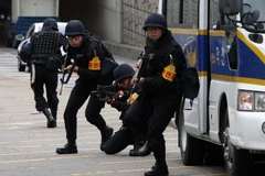 Binh sỹ Hàn Quốc tham gia diễn tập chống khủng bố tại đường hầm Guryong ở thủ Seoul trong khuôn khổ cuộc tập trận chung mang tên Người bảo vệ tự do Ulchi. (Nguồn: THX-TTXVN)