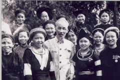 Tình cảm của đồng bào dân tộc Tây Bắc với Chủ tịch Hồ Chí Minh 