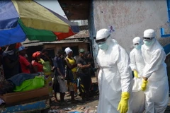 Dịch bệnh Ebola được cải thiện, Liberia dỡ bỏ lệnh giới nghiêm