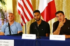 Ba thanh niên Mỹ được nhận Bắc Đẩu bội tinh. (Nguồn: Getty images)