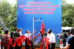 Nghi thức khánh thành đặt tên đường. (Ảnh: Thành Chung/TTXVN)