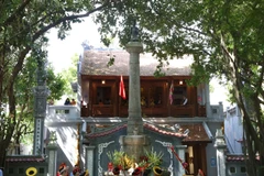 Nhân dân tưởng nhớ Vua Lê Thái Tổ. (Ảnh: Hoàng Hiếu/TTXVN)